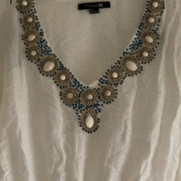 🌺🌺 Beautiful sheer white whimsical shirt - Picture 2 of 3